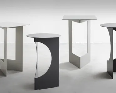 Tavolino di design realizzato con una lastra di metallo laccato Duetto di Pianca