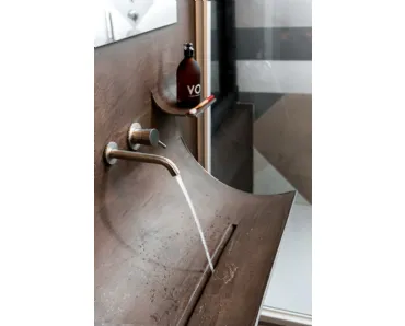 Lavabo di design Skin in acciaio rivestito in Resina di Lago