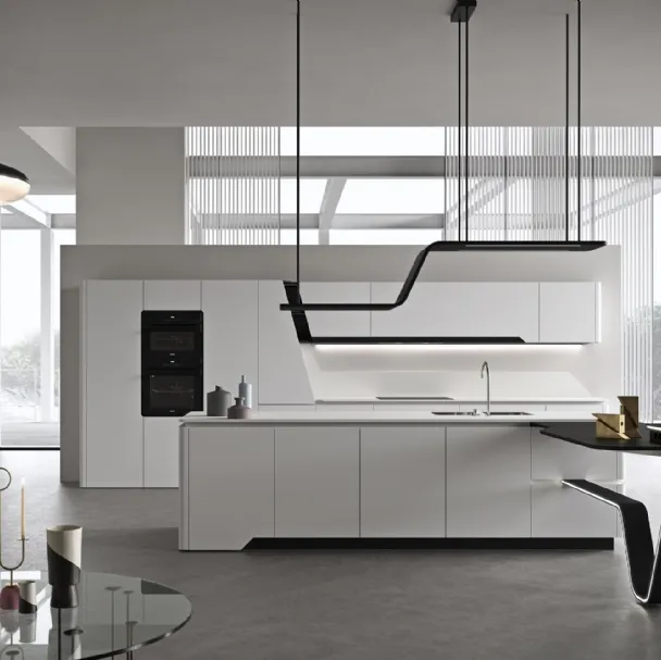 Cucina Design con isola dalla geometria perfetta in laccato opaco bianco Vision 01 di Snaidero